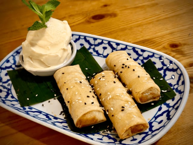 Banana Spring Roll.