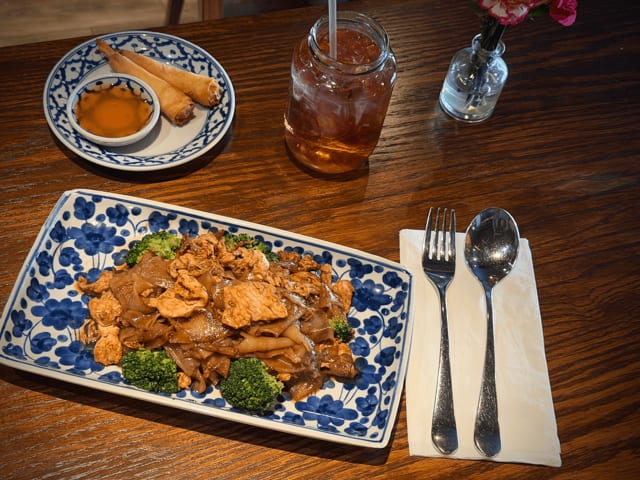 Pad See Ew Lunch Entree.